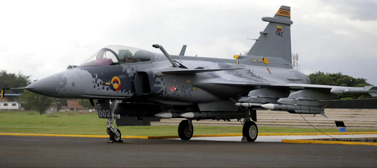 Colombia firma contrato por 17 aviones cazas Gripen en histórico acuerdo con Saab