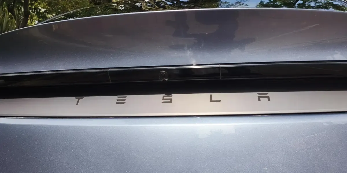 Tesla domina el mercado de vehículos eléctricos en Colombia
