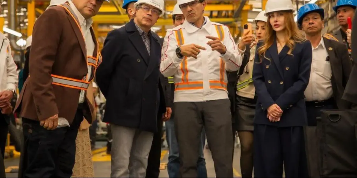Gobierno fija arancel de 10% a importación de buses eléctricos y fortalece producción en alianza con Hino y BYD