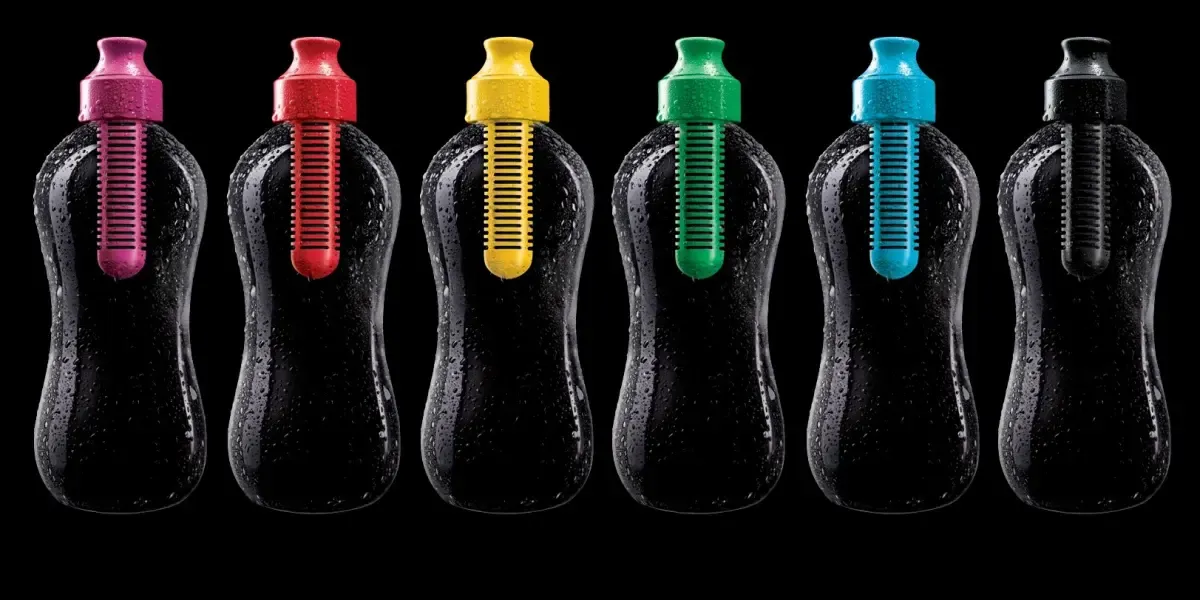 Llega a Colombia botella de agua que ayuda al medio ambiente