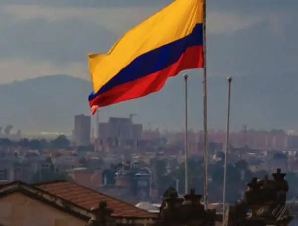 En 2027, la economía crecería 2,9%, aunque alertó que 'los riesgos abundan', dice la Ocde.