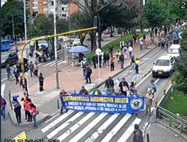 Minuto a minuto: el presidente Gustavo Petro aparece en la plaza de ...