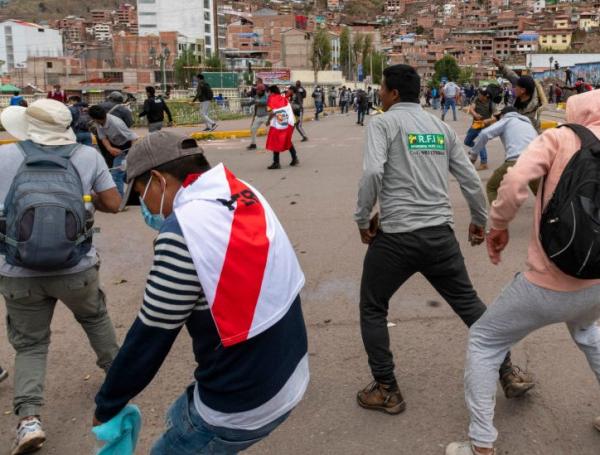 Gobierno de Perú declara el estado de emergencia en Lima por protestas ...