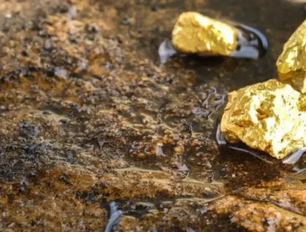El precio del oro actualizado hoy viernes, 24 de octubre de 2025. Foto: iStock.