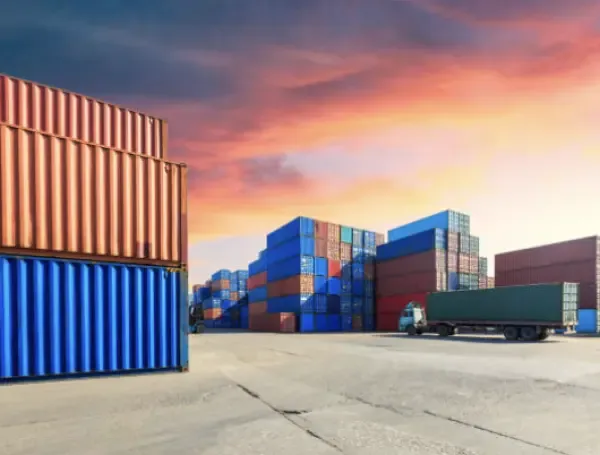 China aportó 28,3% de las importaciones del mes y aumentó compras en 23,4%.