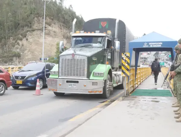 Expertos señalan que los aranceles contradicen el Programa de Liberación Andino.