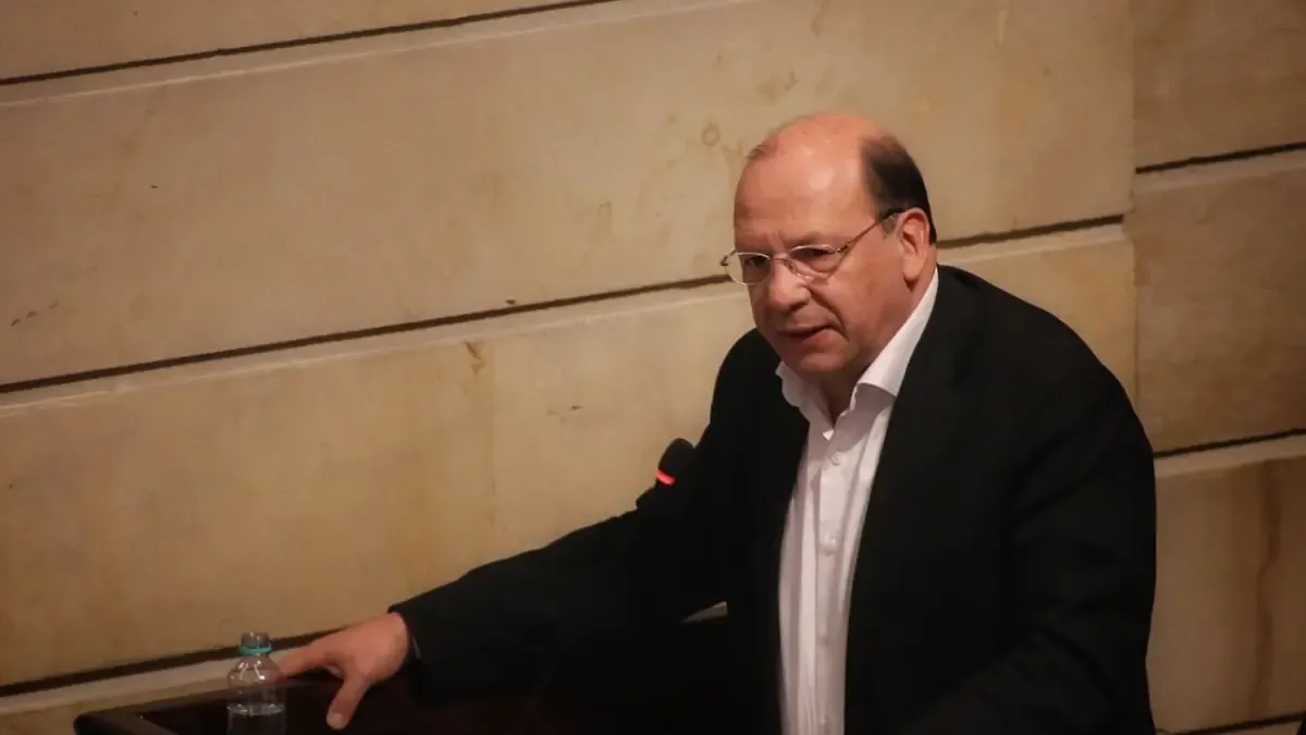 Strong rejection of the Finance Minister's sudden departure from the session with the Bank of the Republic