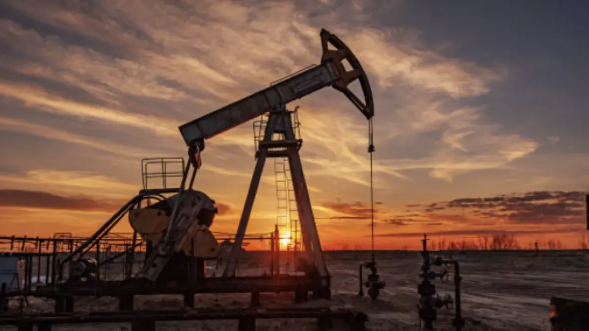 Investigating possible oil trades with privileged information