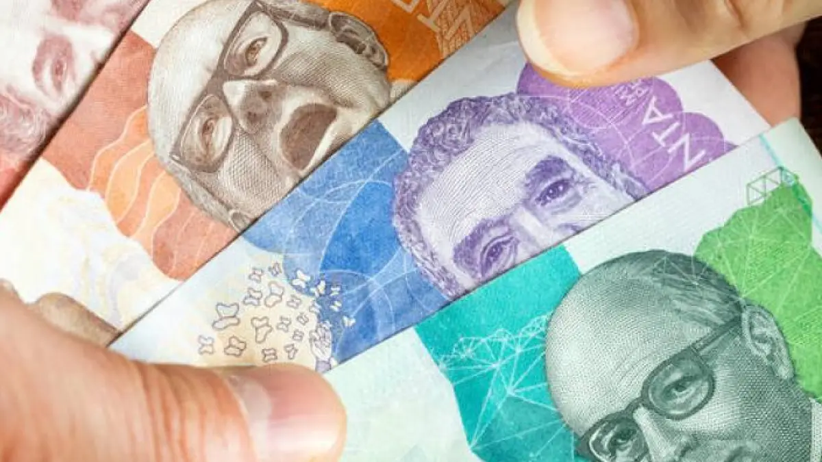 Dólar cae en Colombia mientras el ultimátum de Trump (@realDonaldTrump) a Irán sacude los mercados globales

El peso colombiano se fortalece frente al dólar en medio de la tensión en Medio Oriente por el estrecho de Ormuz.

Detalles ⬇️