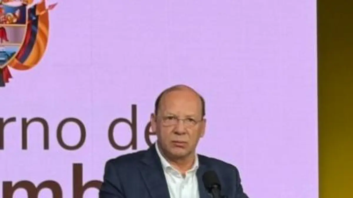 Minhacienda anunció que esta semana publicará el decreto para restringir inversión pensional en el exterior