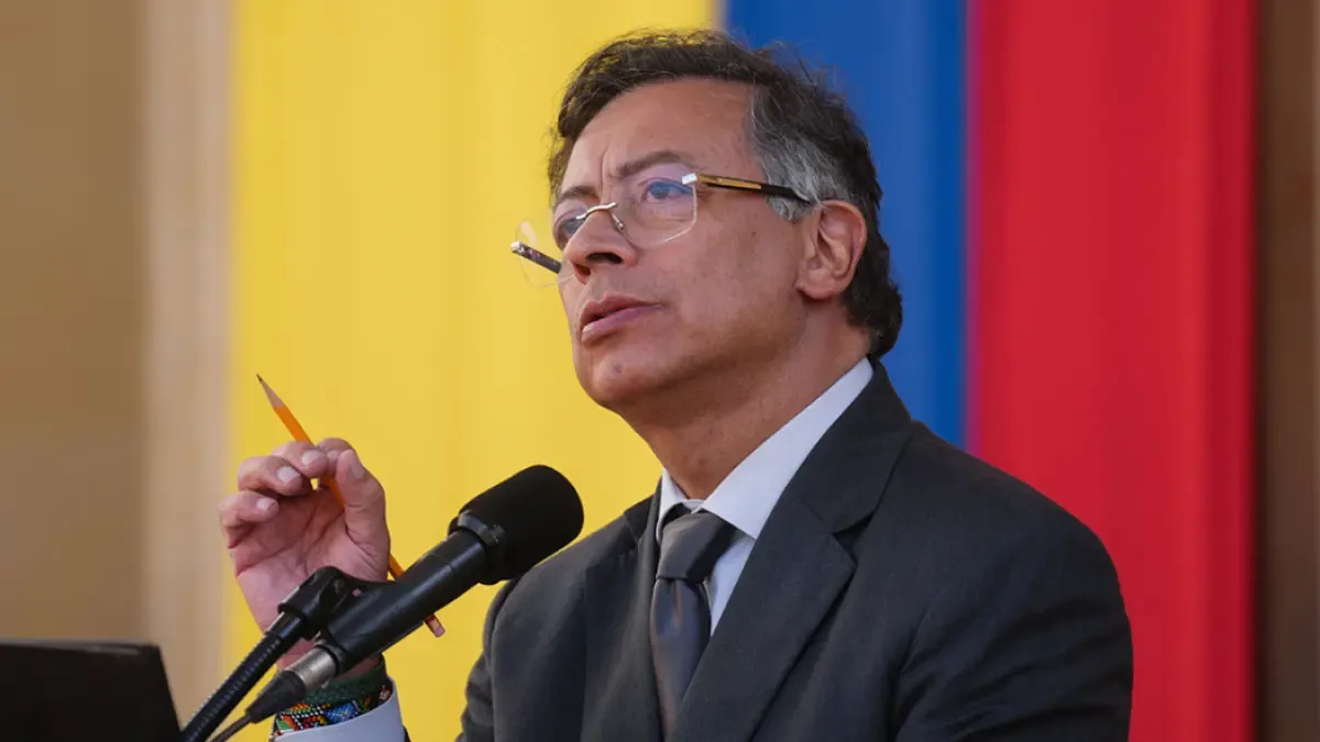 Petro (@petrogustavo) arremete contra el fallo de la Corte que deja sin efecto la emergencia económica

El presidente cuestionó la decisión y defendió la necesidad de la medida para enfrentar la coyuntura.

Detalles ⬇