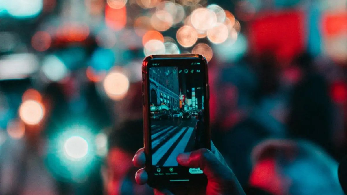 Aparentar sale caro: las deudas que tienen los jóvenes por mostrar en redes sociales una vida que no tienen