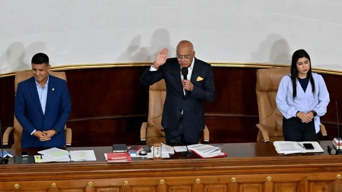 Asamblea Nacional de Venezuela comienza a debatir la reforma petrolera del gobierno de Delcy Rodríguez