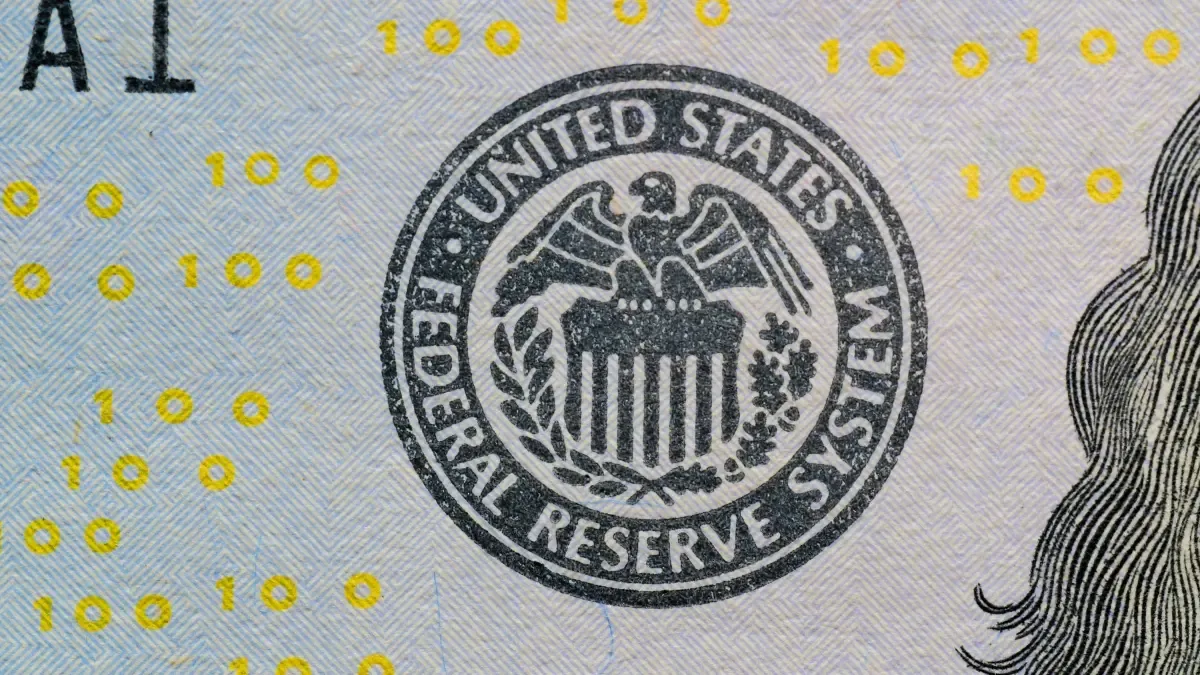 La Fed busca mantener las tasas de interés pese a las presiones ejercidas por el presidente Donald Trump