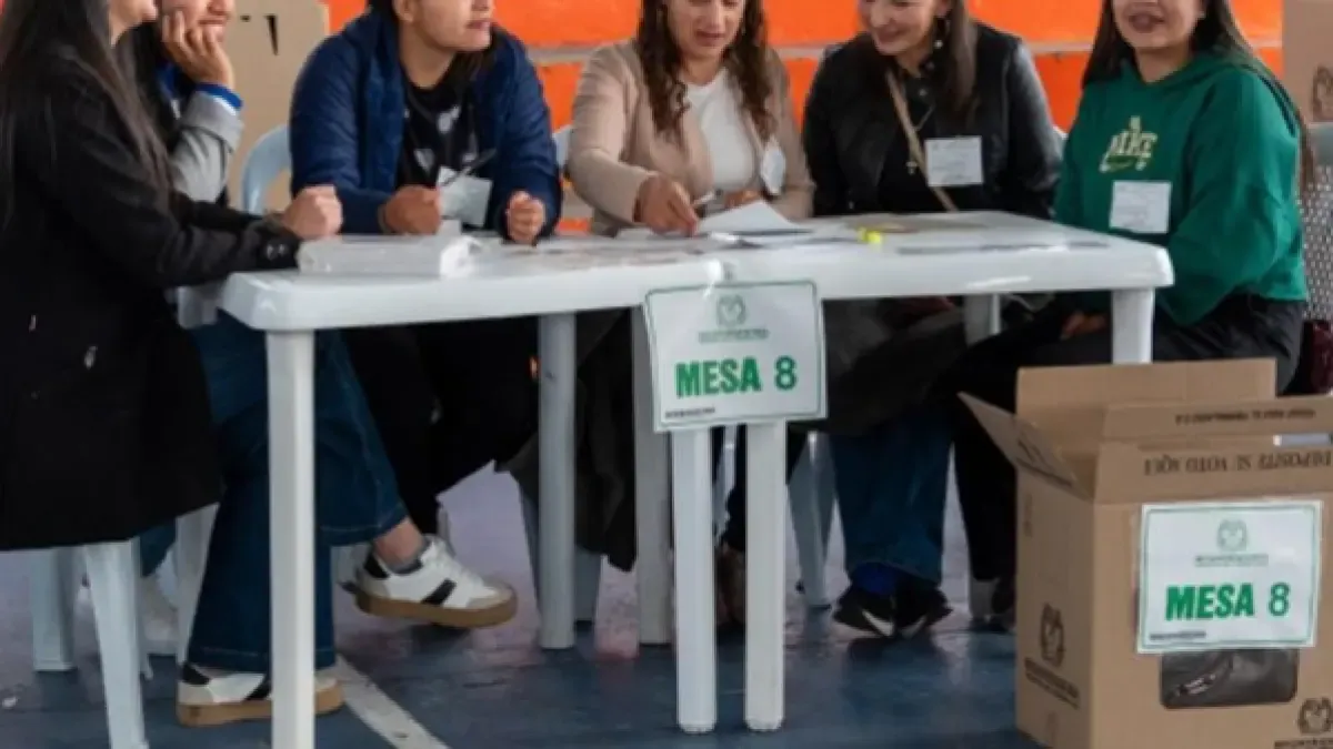 Elecciones 2026: descanso que deben recibir los jurados de votación y trabajadores que voten en Colombia

El beneficio aplica en el sector público y privado, con plazos distintos según la participación electoral.

Detalles ⬇️