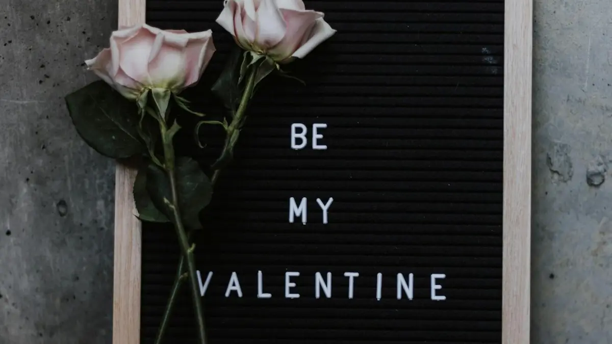Valentine's Day, Love and Gifts: What Do People Spend Most on and How Do They Prefer to Pay?