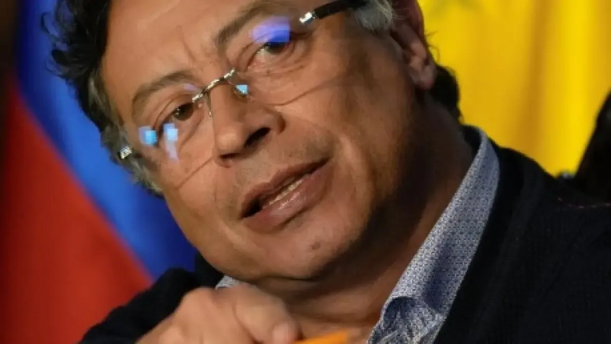 Petro arremete contra la Contraloría (@CGR_Colombia) por informe que cuestiona el traslado del ahorro pensional: 'Es cómplice'. ?

El Presidente catalogó de 