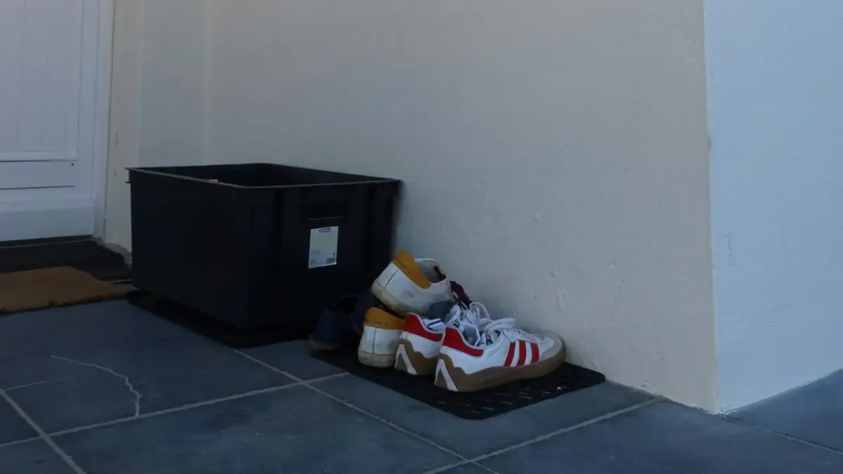 The three places where you shouldn't store your shoes inside the house... and one is very common