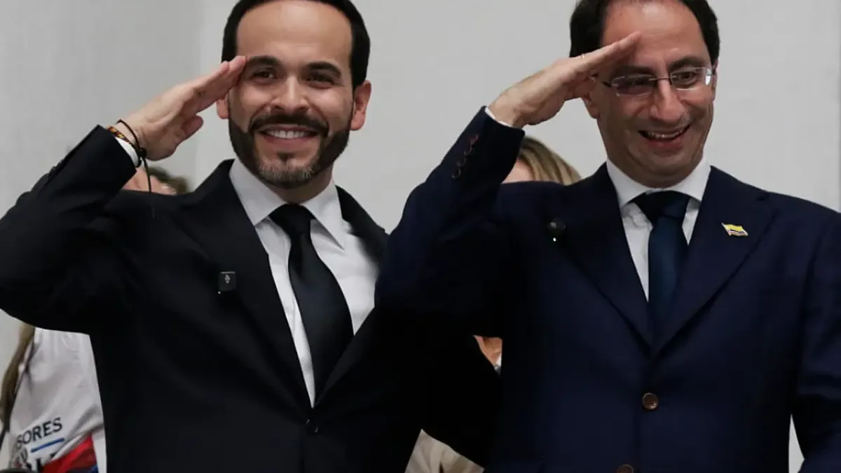 Campaña de Abelardo De La Espriella (@ABDELAESPRIELLA) aclaró que no eliminaría el Sena (@SENAComunica) ni la matrícula cero

El próximo 21 de junio será la primera vuelta de las elecciones presidenciales. 

Detalles ➡️