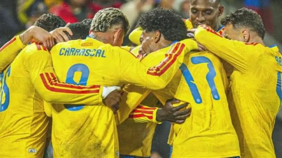 Rival de Colombia en el Mundial de fútbol podría tener problemas para asistir a la copa: deberá cumplir requisitos

El reciente brote de ébola en África, obligó a las autoridades mexicanas a adoptar medidas especiales ( @FCFSeleccionCol) .

Detalles ⬇️