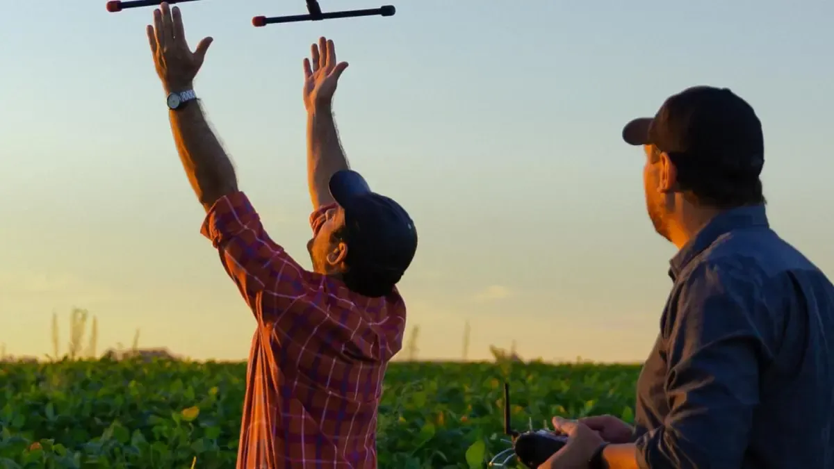 Mercado de drones toma cada vez más vuelo: proyectan más de 500 compañías certificadas en los próximos años

El país se destaca por su reglamento, que regula y promueve la operación de sistemas de aeronaves no tripuladas.

Entérate aquí: