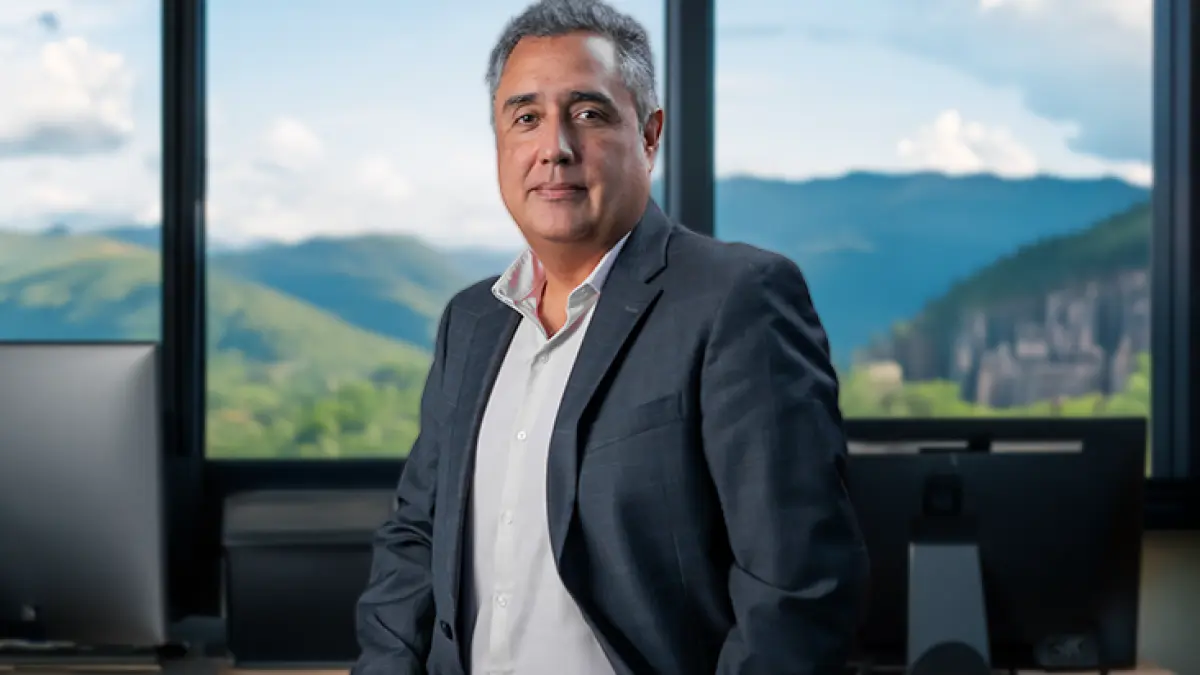 Contenido patrocinado: ¿Es la hora del biogás? Colombia tiene energía en sus basuras

Santiago Pieschacón, de Urbaser Colombia (@UrbaserCOL) , destaca cómo un relleno en Tunja convierte residuos en electricidad.

Detalles ⬇️