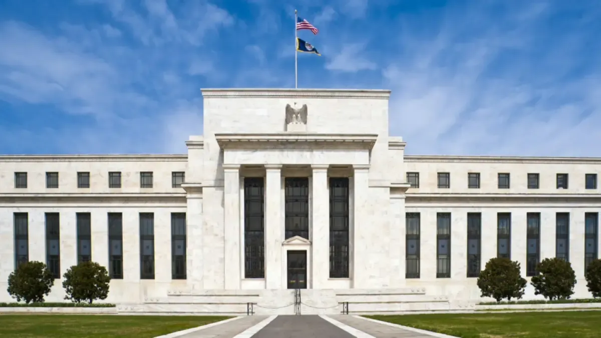 La Fed se reúne con la presión de Trump de rebajar tasas de interés