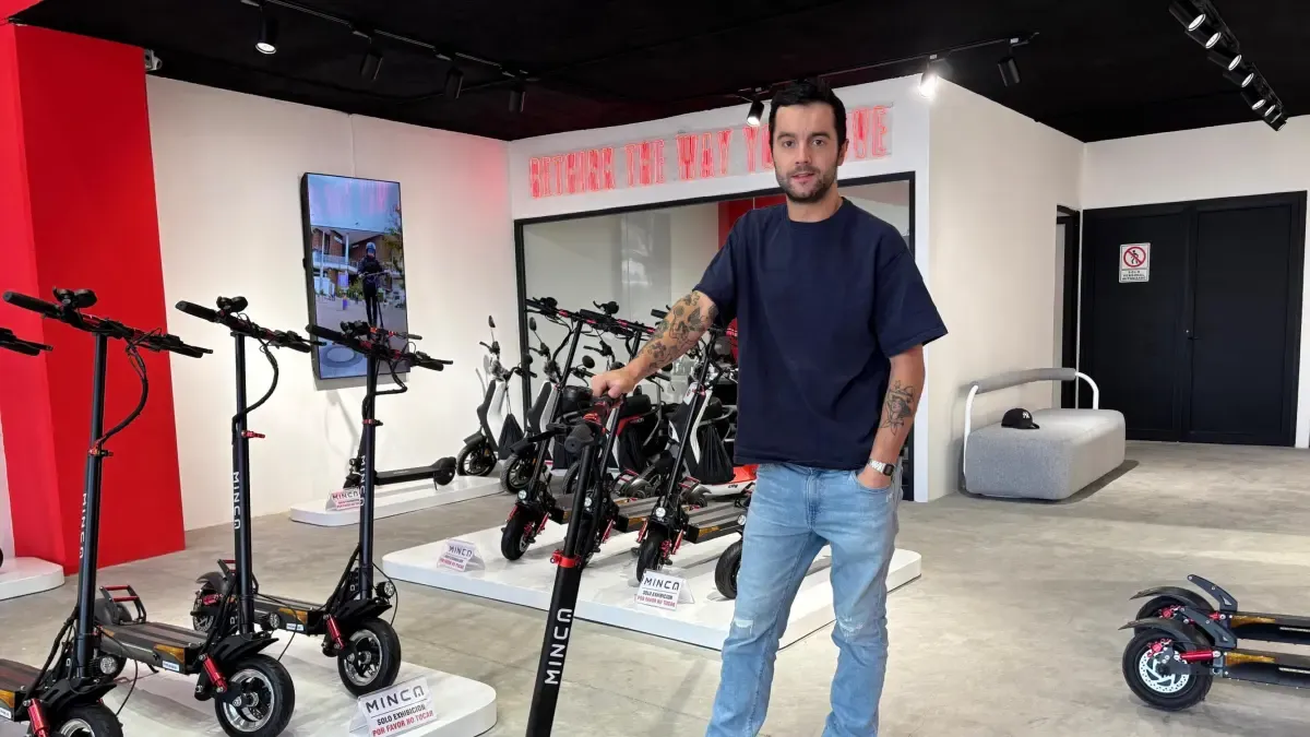 Más vehículos eléctricos livianos en Colombia reducirían carros y motos en vías, el modelo de Shanghái y Holanda

Ley 2486 ya define que patinetas eléctricas de menos de 60 kg no requieren SOAT ni matrícula en Colombia.

Detalles ⬇️
