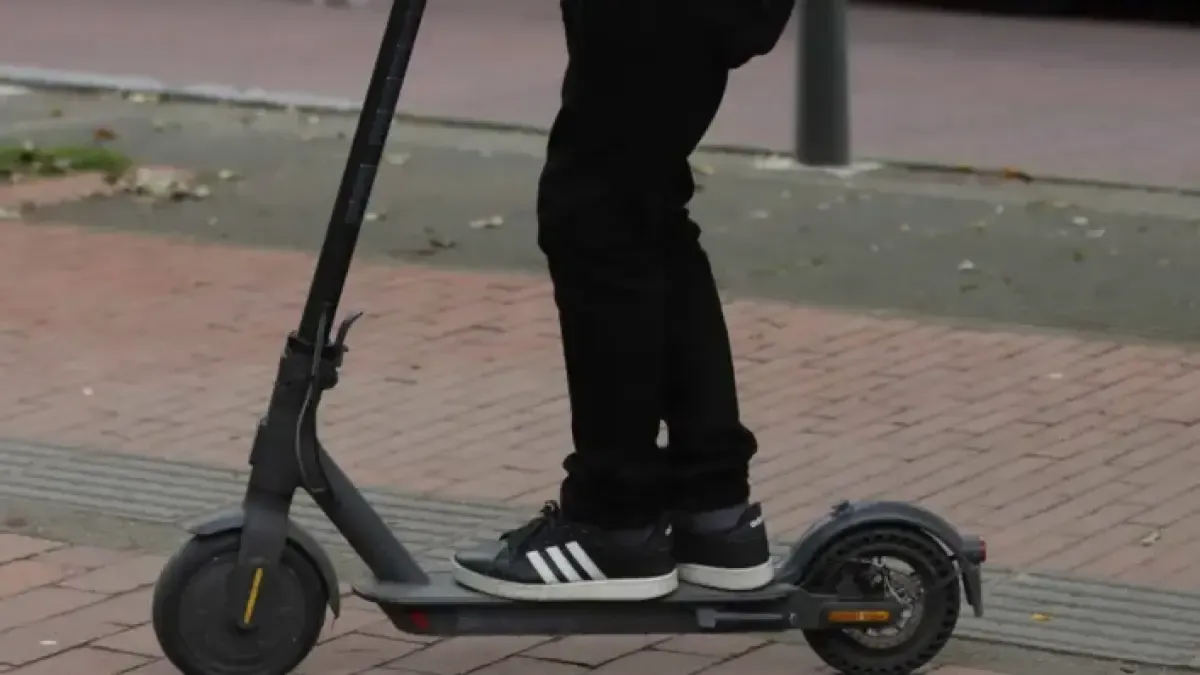 Mintransporte publicó proyecto de regulación para patinetas, scooters, monociclos y bicicletas eléctricas

El proyecto establece requisitos de seguridad como frenos delanteros y traseros, luces, reflectivos, entre otros.

Detalles⬇️