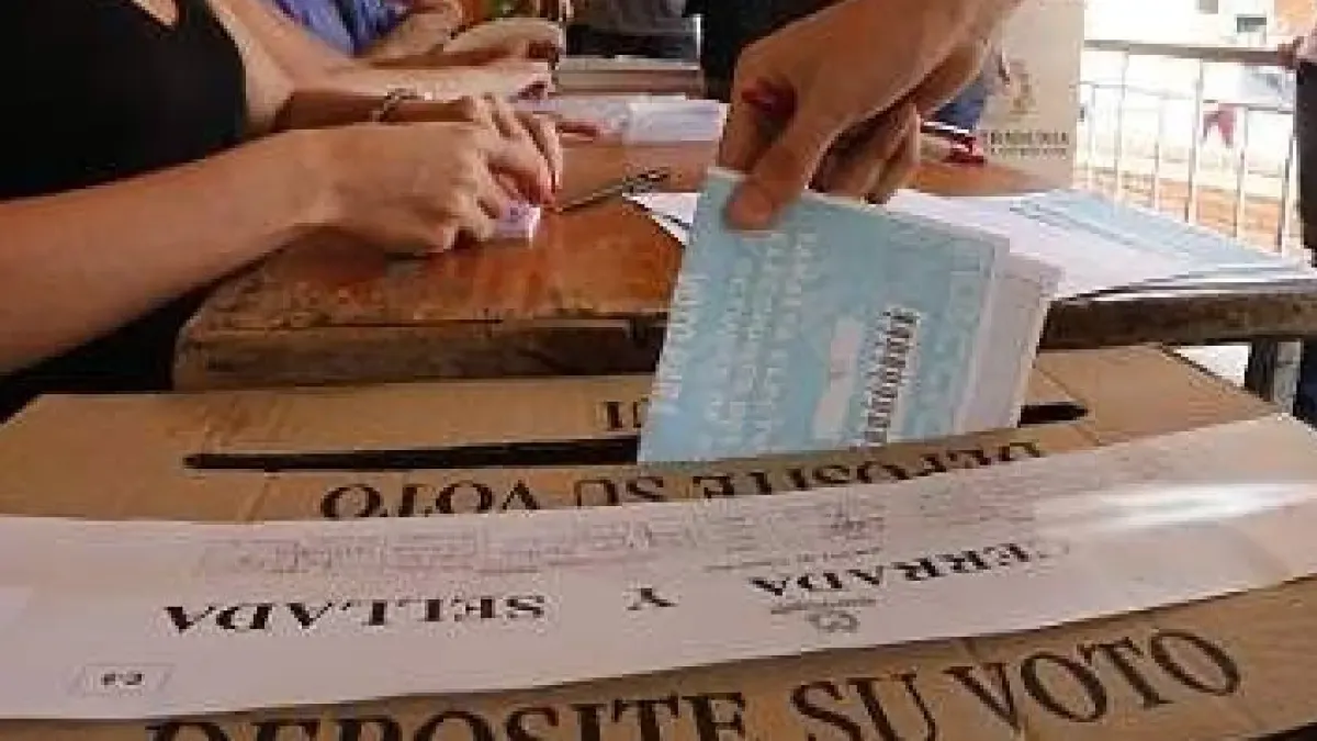 Cover image for Gremios y analistas cuestionan denuncia de Petro sobre presunto fraude electoral: 'Si tiene pruebas, preséntelas'