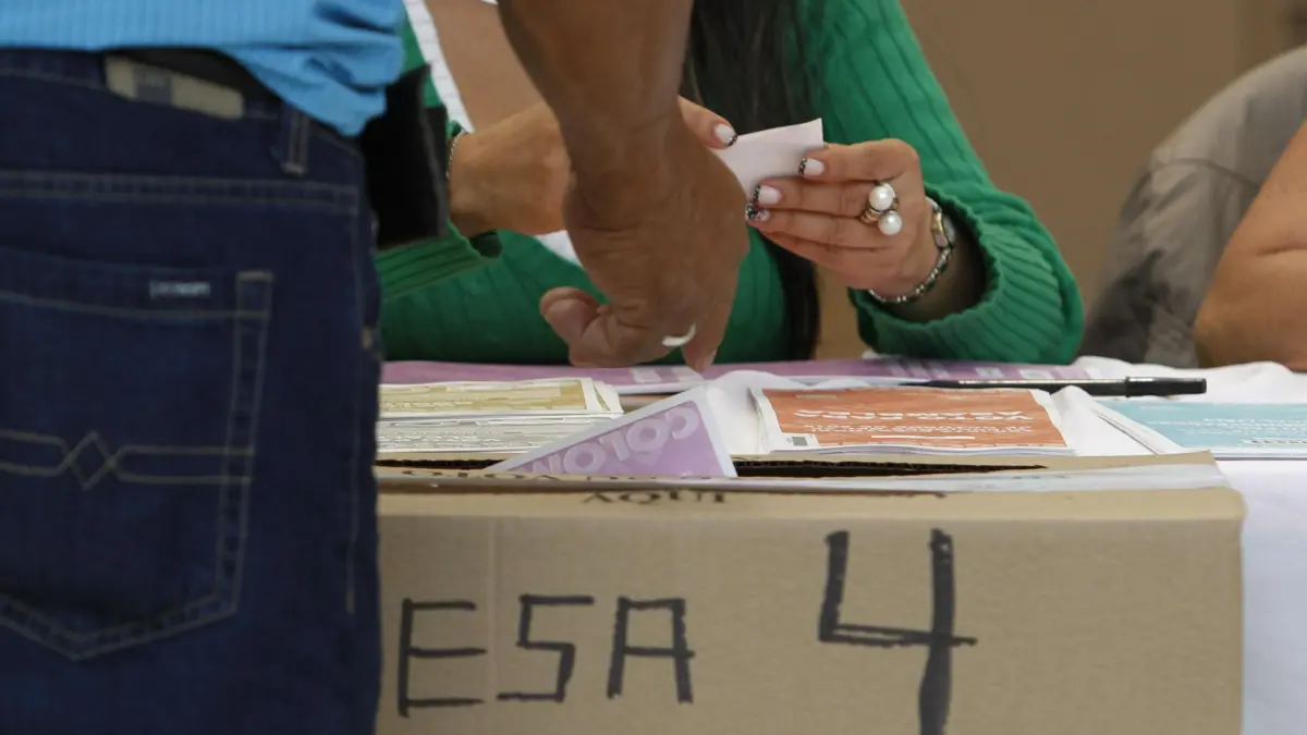 Por qué está creciendo la tendencia en redes sociales de que hay que llevar su propio esfero para votar el domingo