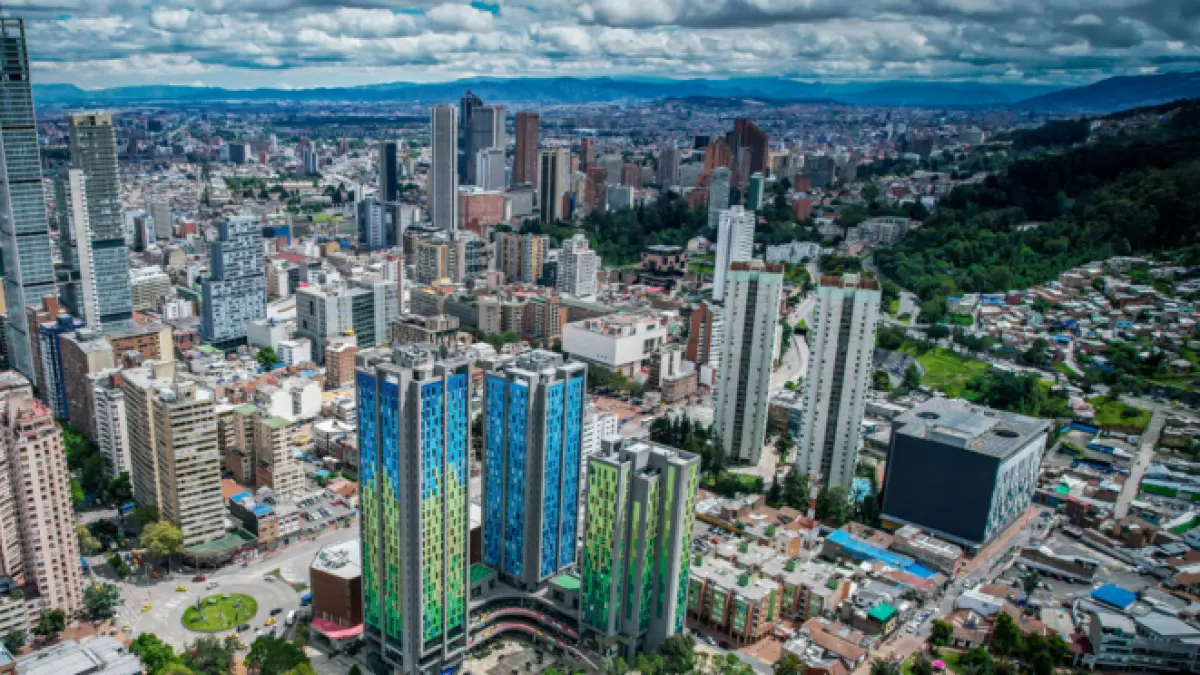 79 % de l'investissement en infrastructure de Bogotá se concentre sur le transport de masse avec 35 milliards de dollars