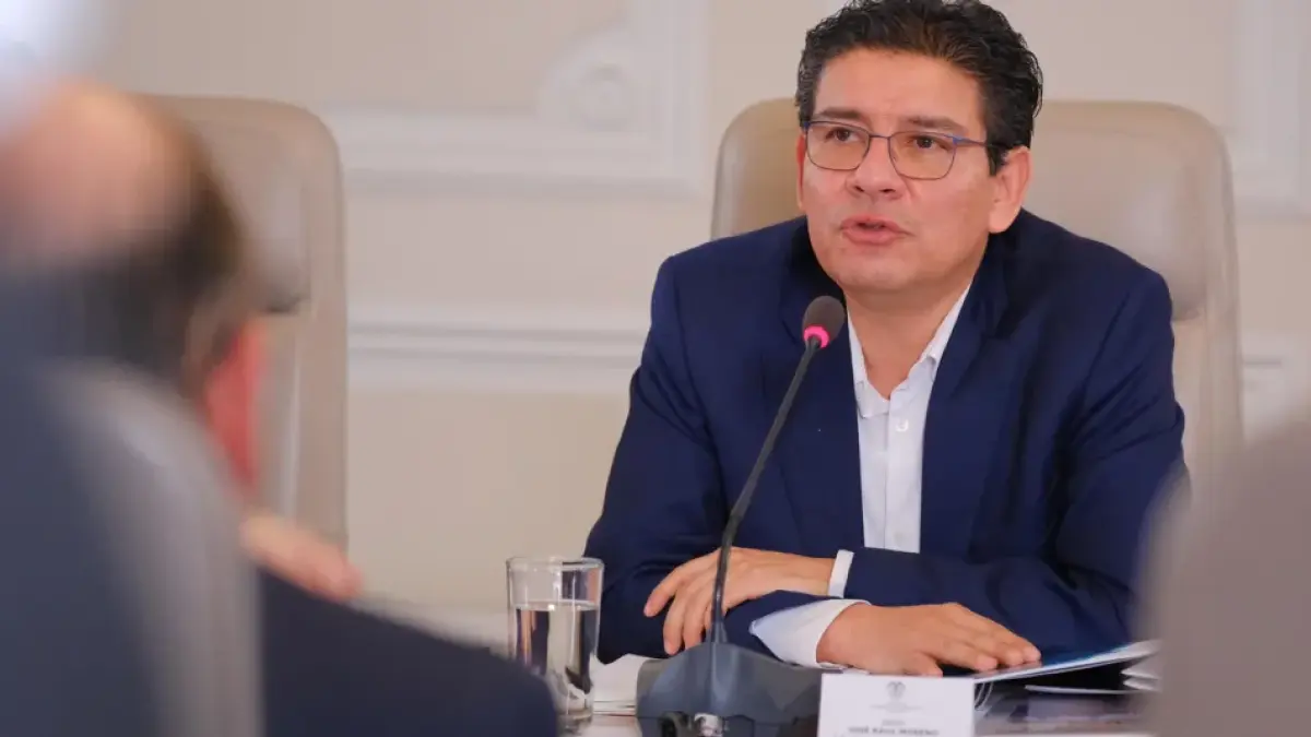 Cover image for Jefe de despacho descarta renuncia de Petro: esto dijo tras anuncio de estar ‘al frente’ de campaña de Cepeda