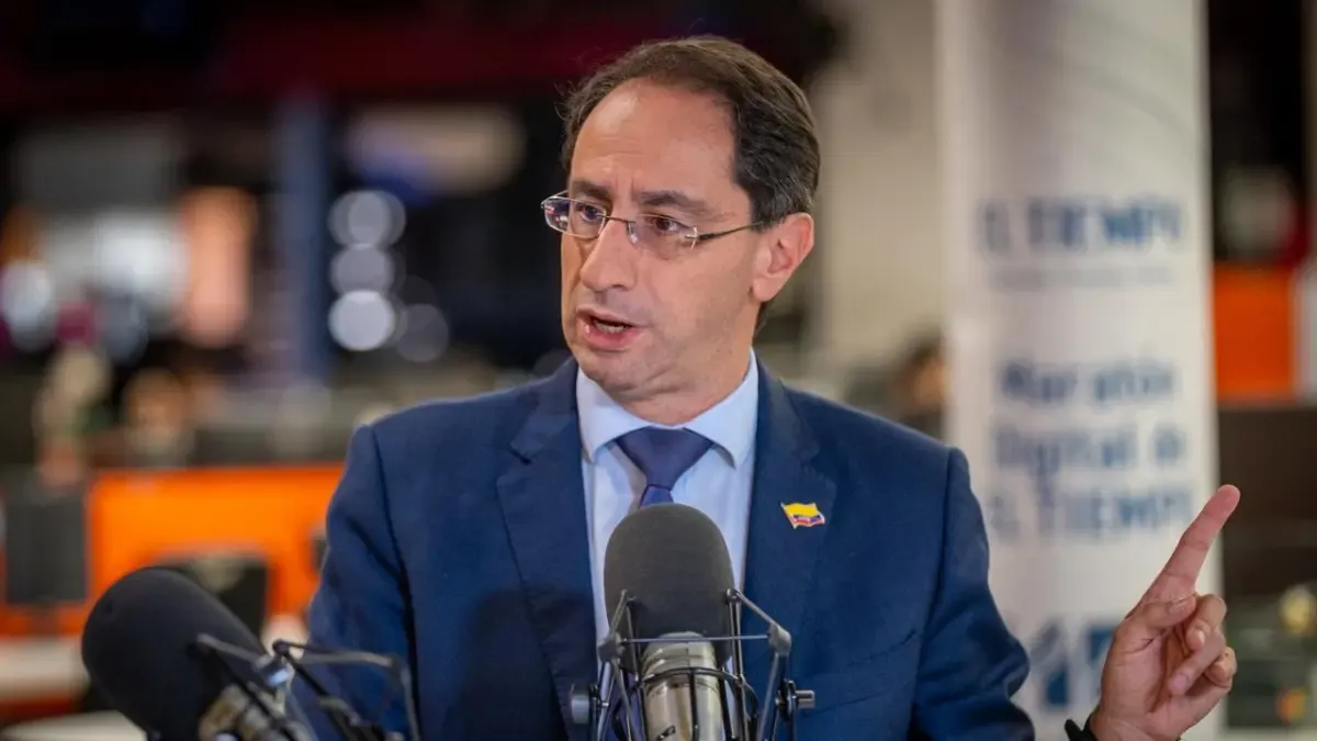 José Manuel Restrepo a expliqué le plan de choc pour améliorer le système de santé, lors du débat vice-présidentiel
