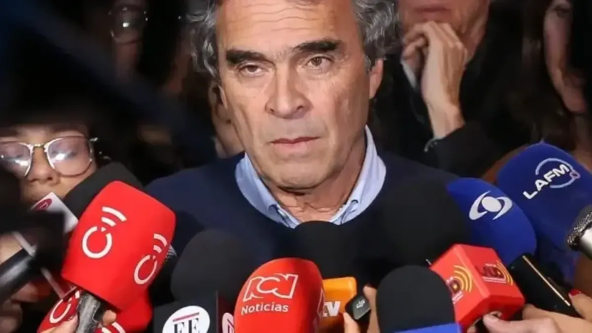 Fajardo sigue sin adherirse a ningún candidato y lanza decálogo que cuestiona políticas del Gobierno Petro