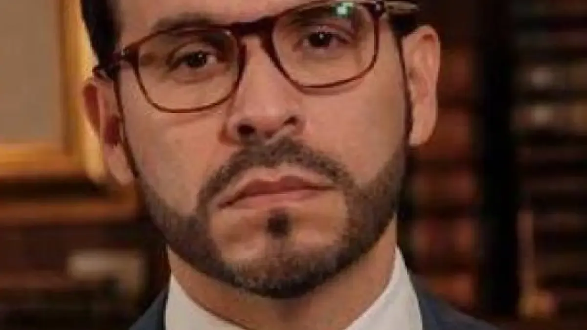 Cover image for De La Espriella leyó lista de políticos y clanes que pidió tener en el radar por compra de votos: los señalados
