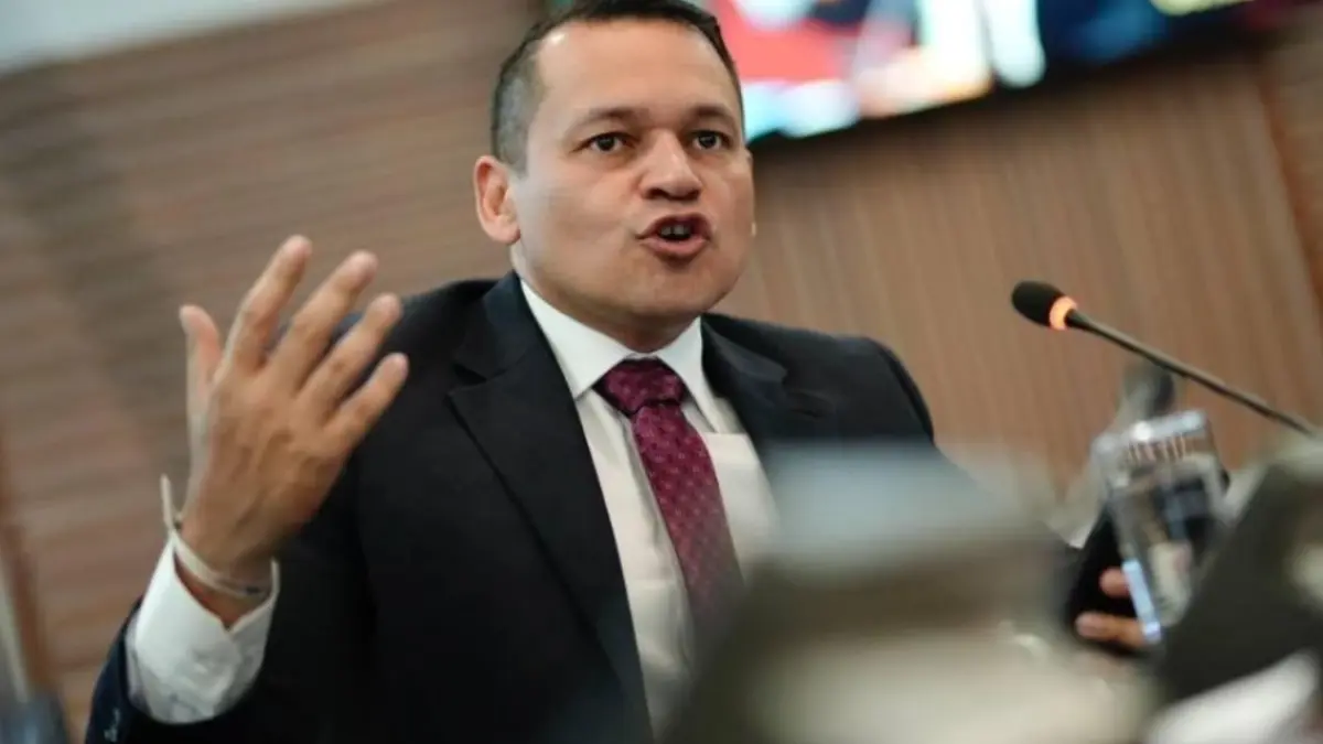 “No existe en la comisión ningún auto que diga eso”: Alejandro Ocampo, R. Cámara sobre suspensión del presidente