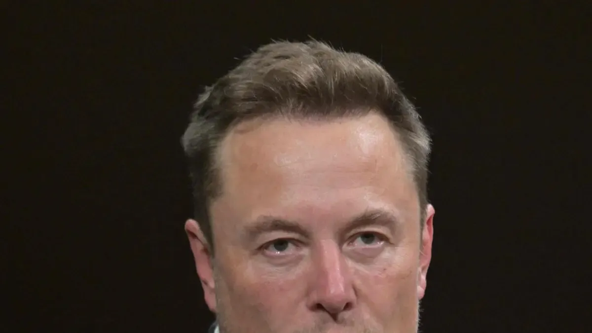 ¿Cómo el irreverente y polémico Elon Musk se convirtió en el primer billonario del mundo?