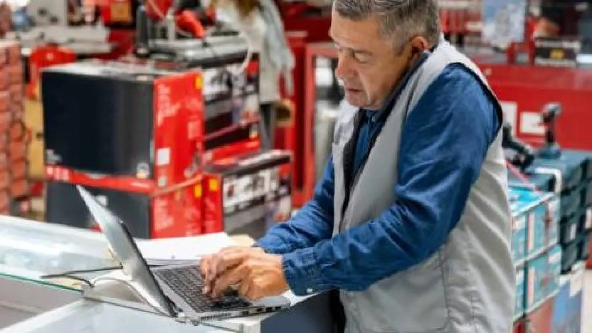Ventas del comercio minorista crecieron 14,9% en abril impulsadas por vehículos y tecnología