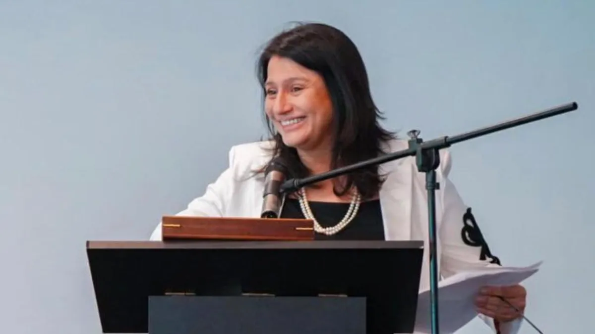Paola Holguín defiende suspensión de estímulos culturales: encontró deuda de más de 5.000 millones