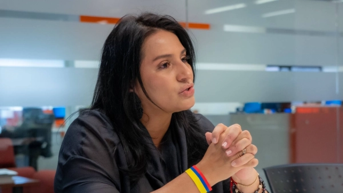 Paola Holguín, ministra de las Culturas, no obtuvo título de maestría, según rectificación de la UPB