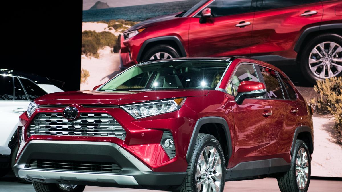 Toyota lanza el todocaminos RAV4