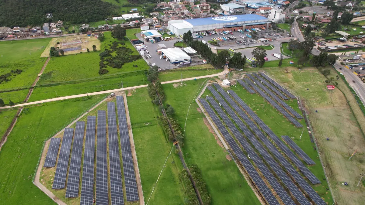 Granja Solar Quifa entra en operación y abastecerá campos petroleros con energía renovable

El proyecto de @ECOPETROL_SA  y @FronteraEnergy en Meta inicia generación con 50,1 MW y reducirá emisiones.

Conozca más