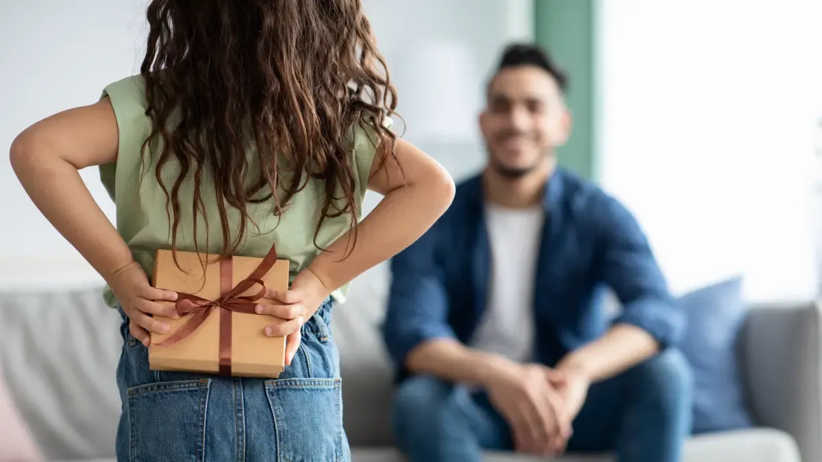 Cover image for Mundial y Día del Padre moverán el consumo: colombianos planean aumentar su gasto en regalos y celebraciones