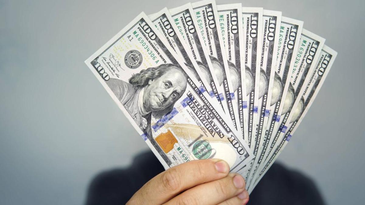 El peso colombiano mantiene ganancias, pero los riesgos para el dólar están lejos de desaparecer