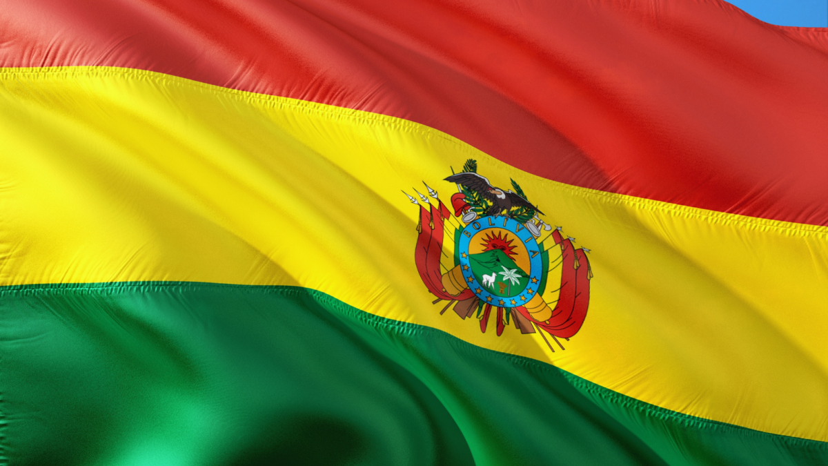 Bolivia libera el precio del dólar tras 15 años en busca de aliviar la crisis económica