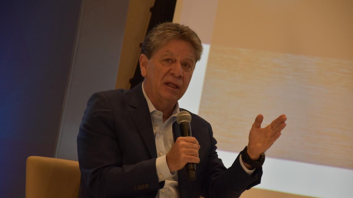 Impuesto al patrimonio para las empresas en Colombia es 'altamente inconveniente', asegura Bruce Mac Master. 

El presidente de la Andi (@ANDI_Colombia ) afirmó que la propuesta responde a lo que calificó como una “ambición de gasto”.

Detalles. ⬇