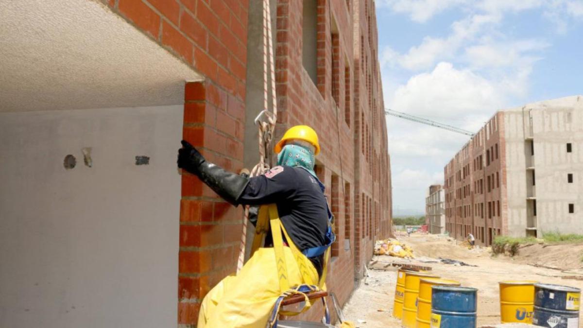 In Colombia, hidden costs in construction projects can reach up to 18% of the budget due to avoidable project management failures