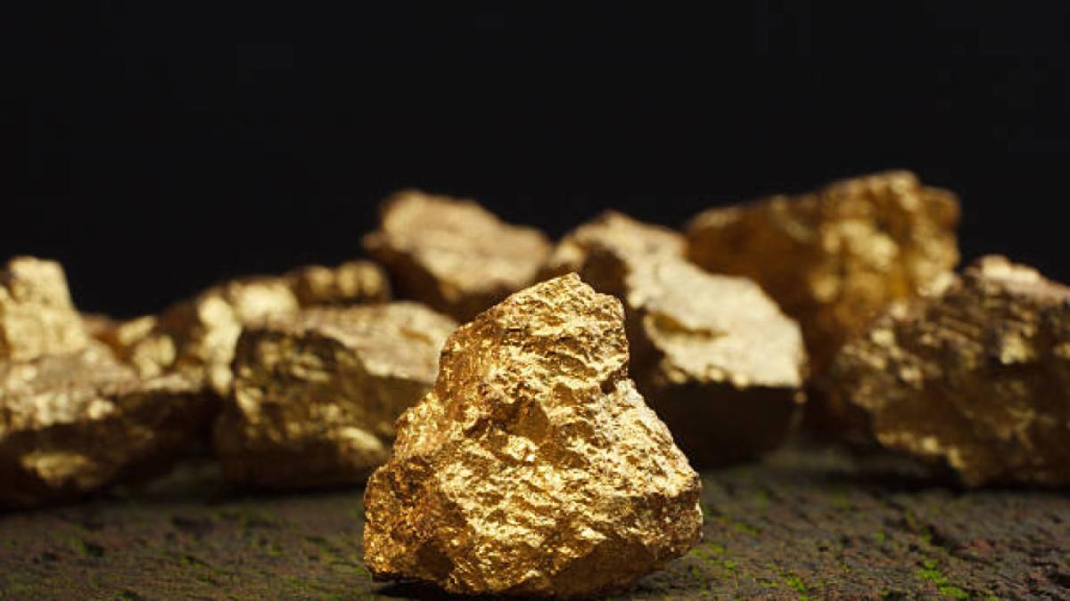 Gold price resists deflating, despite its falls: will the euphoria be maintained or will its shine wither?