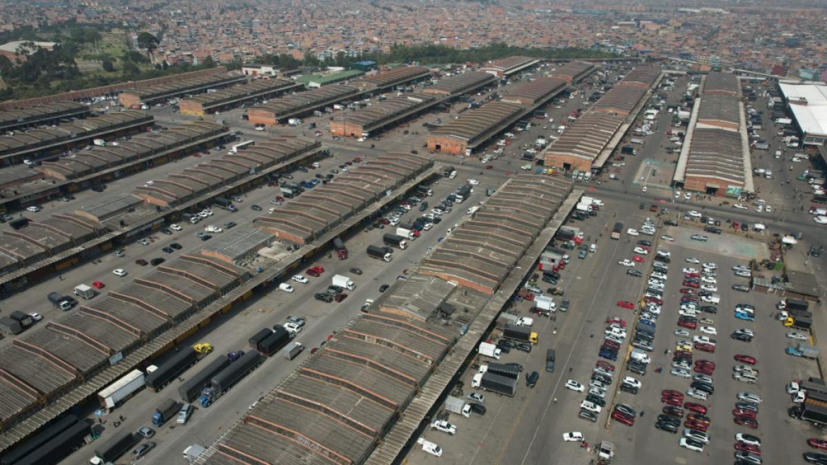 Las maniobras que habría ejercido Corabastos para restringir la entrada del grupo empresarial dueño de Tiendas Ara

La junta directiva habría cambiado el reglamento para impedir la entrada de una marca de Jerónimo Martins.

Detalles ⬇️